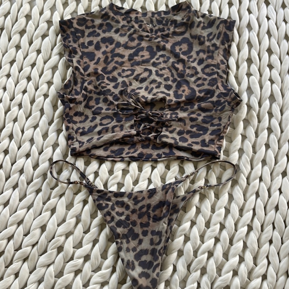 Frankie’s Bikinis set